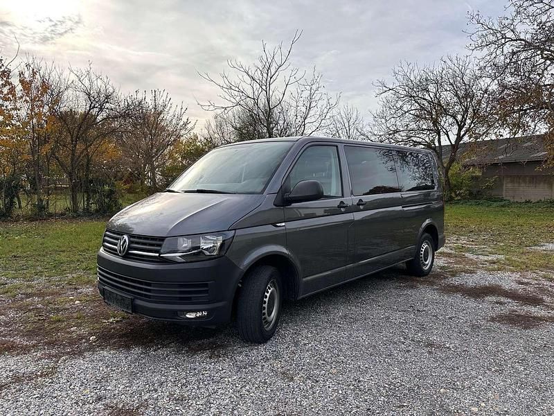 Gebraucht VW T6 102 PS (75 kW) 2016 Grau Van