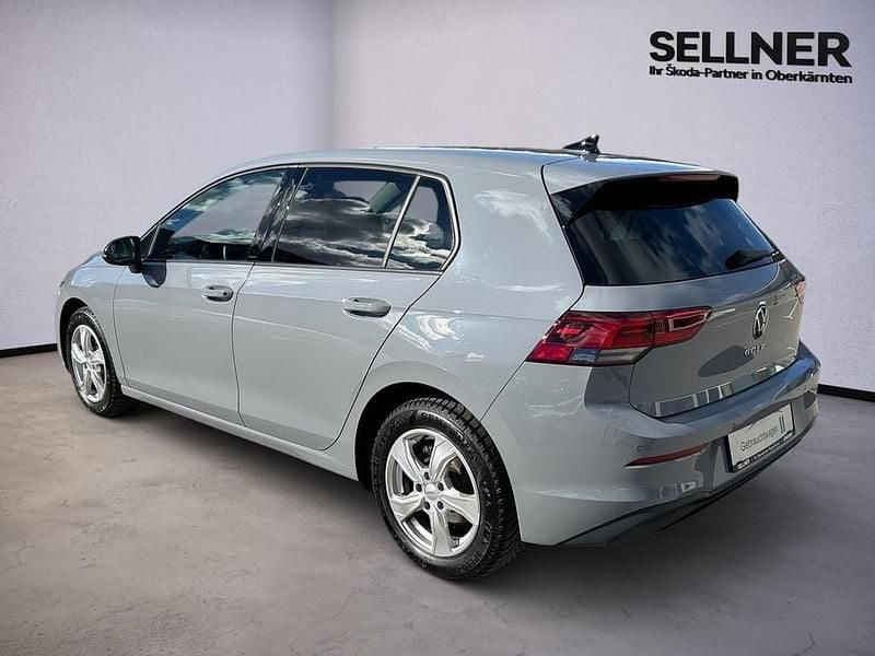 Gebraucht VW Golf VIII 110 PS (80 kW) 2024 Mittelgrau  normal