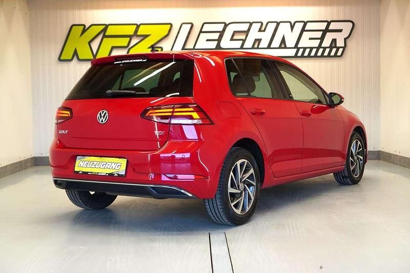 Gebraucht VW Golf VII Sound 116 PS (85 kW) 2017 Rot Limousine