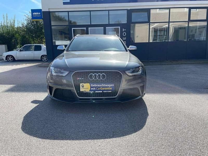 Grau Gebraucht 2015 Audi RS4 Kombi | € 41.800 - Bild 1/4