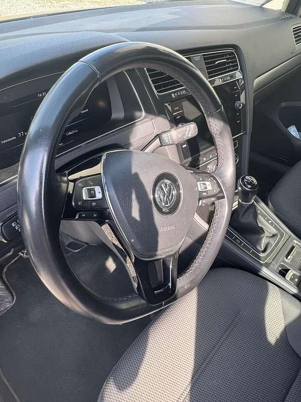 Gebraucht VW Golf VII 116 PS (85 kW) 2019 Grau Kombi
