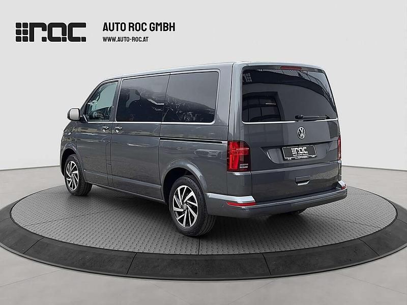 Gebraucht VW Multivan Comfortline 199 PS (146 kW) 2022 Grau Van