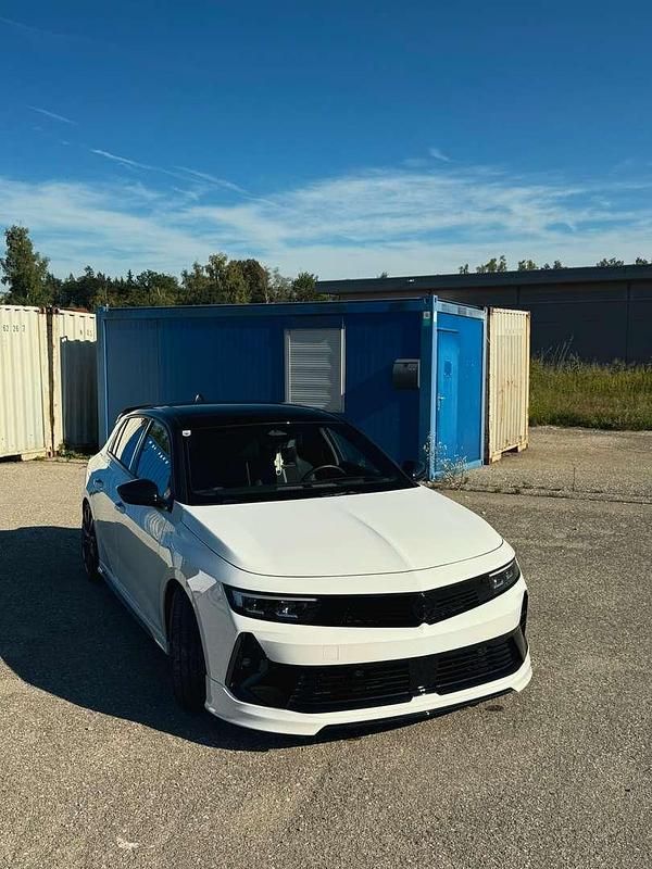 Gebraucht Opel Astra GSe 179 PS (131 kW) 2023 Weiß Limousine