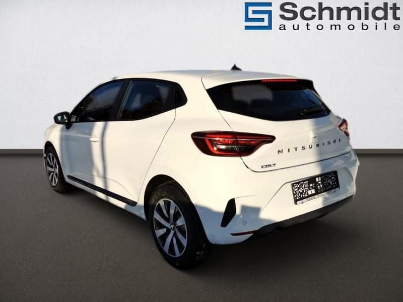 Gebraucht Mitsubishi Colt Invite 67 PS (49 kW) 2023 Weiß Limousine