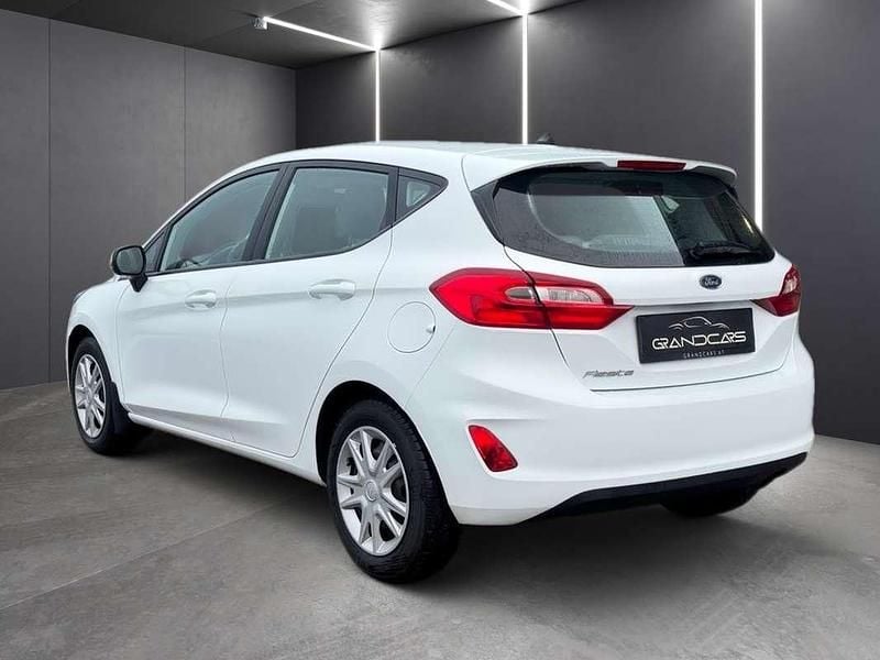 Gebraucht Ford Fiesta Trend 69 PS (50 kW) 2017 Weiß Limousine