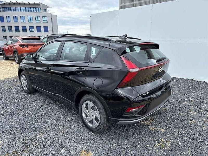Neu Hyundai Bayon Life 77 PS (56 kW) 2025 Grün SUV