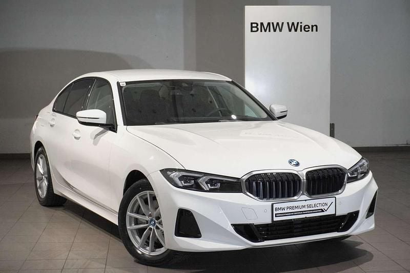 Gebraucht BMW 320e Efficient Dynamics 204 PS (150 kW) 2024 Weiß Limousine