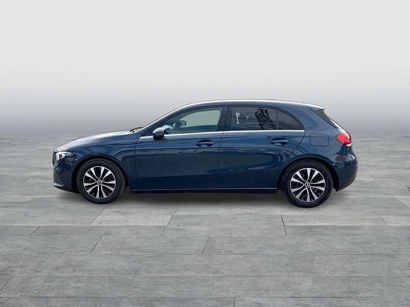 Gebraucht Mercedes A180 Style 136 PS (100 kW) 2020 Dunkelblau  metallic Limousine