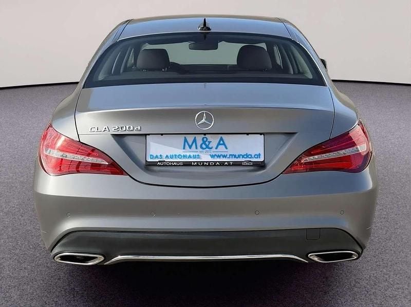 Gebraucht Mercedes CLA200 136 PS (100 kW) 2018 Grau Coupé