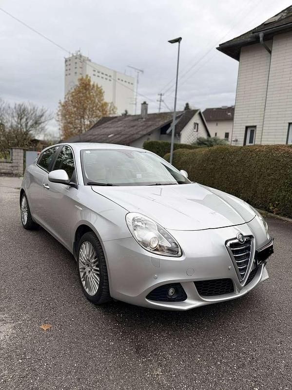 Gebraucht 2012 Alfa Romeo Giulietta Turismo Limousine | € 6.500 (Superpreis) - Bild 1/4