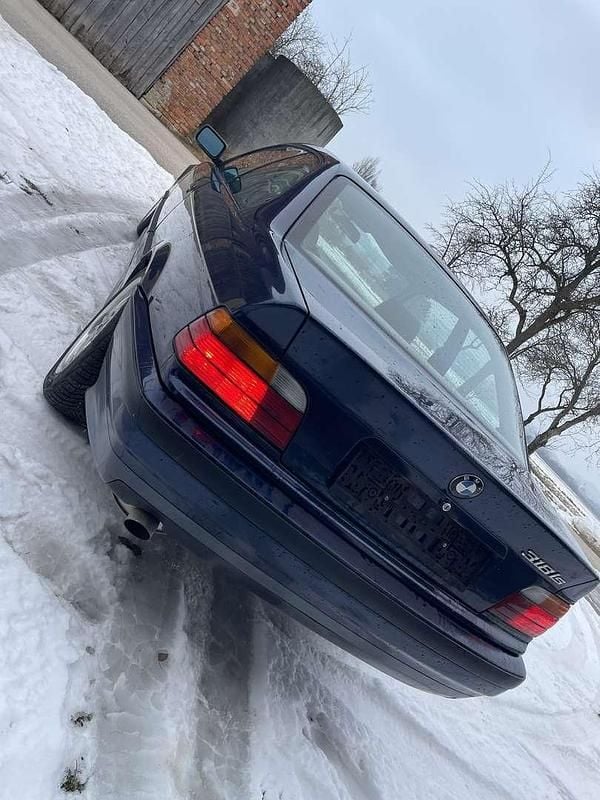 Gebraucht BMW 318 136 PS (100 kW) 1991 Limousine