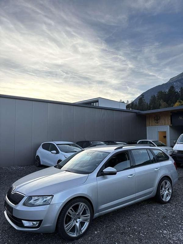 Gebraucht Skoda Octavia Ambition 105 PS (77 kW) 2014 Grau Kombi