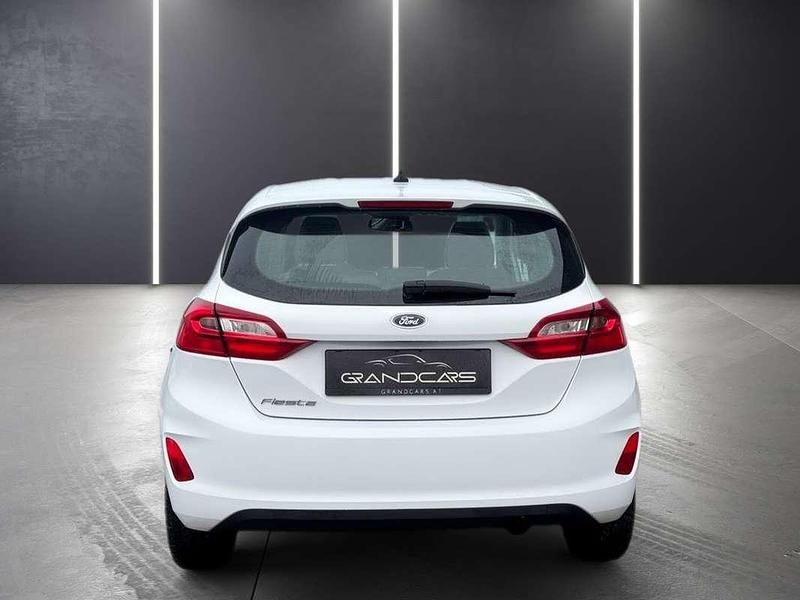 Gebraucht Ford Fiesta Trend 69 PS (50 kW) 2017 Weiß Limousine