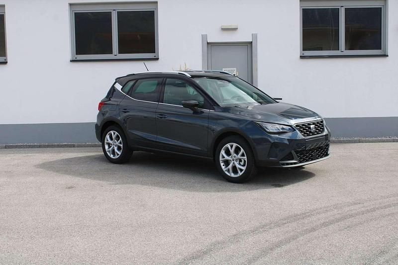 Neu Seat Arona FR 116 PS (85 kW) 2025 Dunkelgrau  metallic SUV