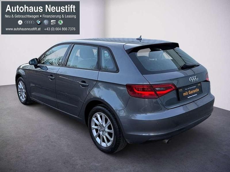 Gebraucht Audi A3 Sportback Attraction 110 PS (80 kW) 2014 Grau Kleinwagen