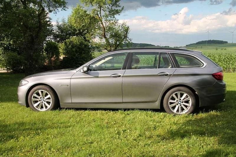 Gebraucht BMW 520 184 PS (135 kW) 2013 Grau Kombi