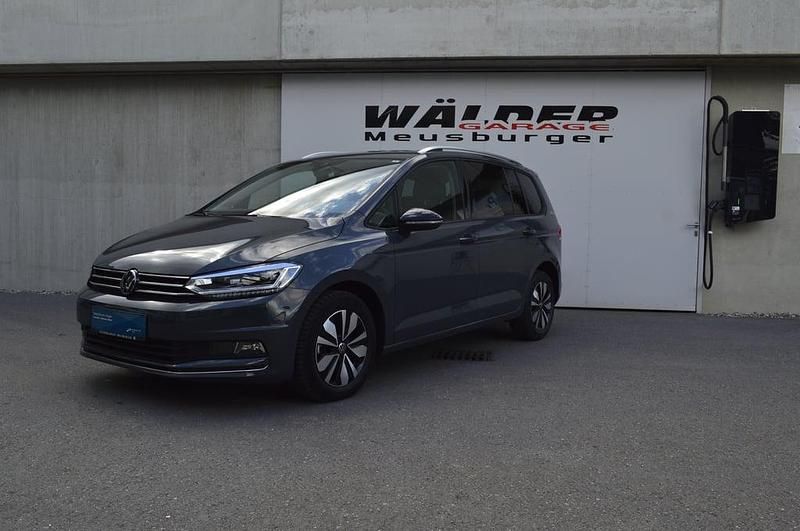 Gebraucht VW Touran Comfortline 150 PS (110 kW) 2024 Mittelgrau  metallic Van / Kleinbus