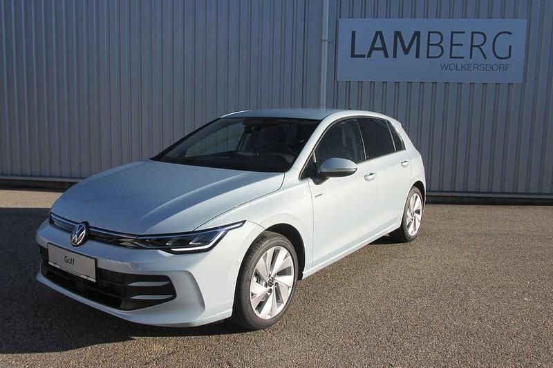 Dunkelblau normal Neu 2025 VW Golf VIII Limousine | € 28.980 (Fairer Preis) - Bild 1/4
