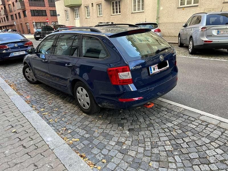Gebraucht Skoda Octavia 105 PS (77 kW) 2015 Blau Kleinwagen