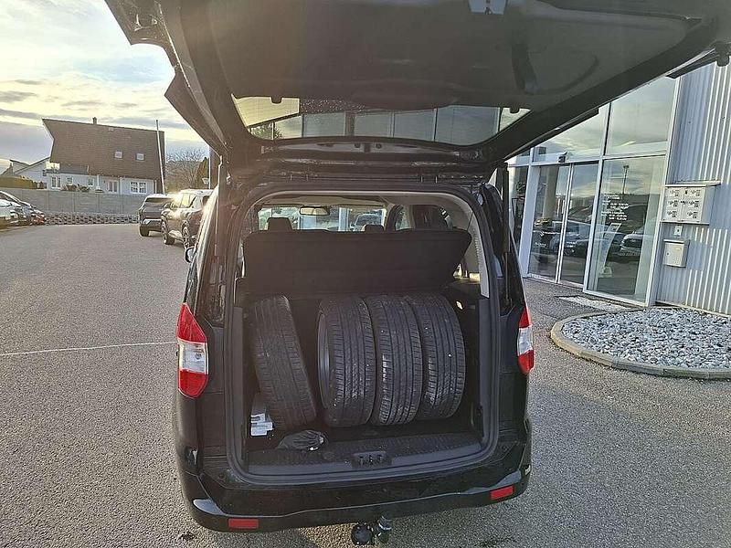 Gebraucht Ford Tourneo Titanium 101 PS (74 kW) 2019 Schwarz Kombi