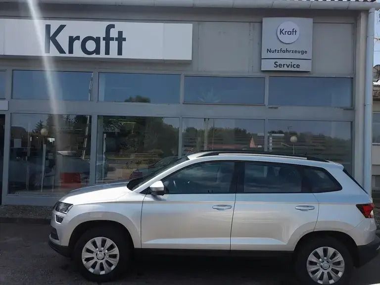 Silber metallic Gebraucht 2021 Skoda Karoq SUV | € 21.990 (Guter Preis) - Bild 1/4