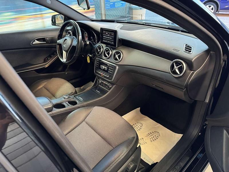 Gebraucht Mercedes GLA200 136 PS (100 kW) 2014 Schwarz SUV