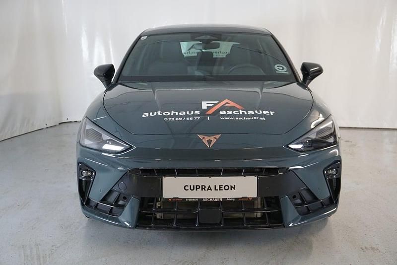 Neu Cupra Leon 150 PS (110 kW) 2025 Dunkelblau  normal