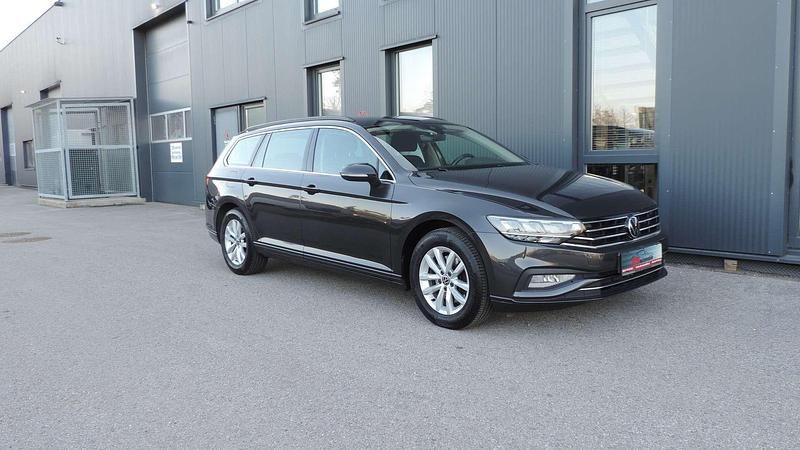 Gebraucht VW Passat Business 150 PS (110 kW) 2020 Grau Kombi