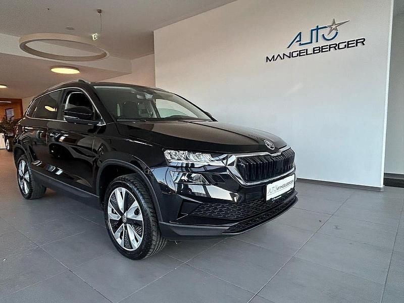 Schwarz Gebraucht 2024 Skoda Karoq Selection SUV | € 32.300 (Fairer Preis) - Bild 1/4