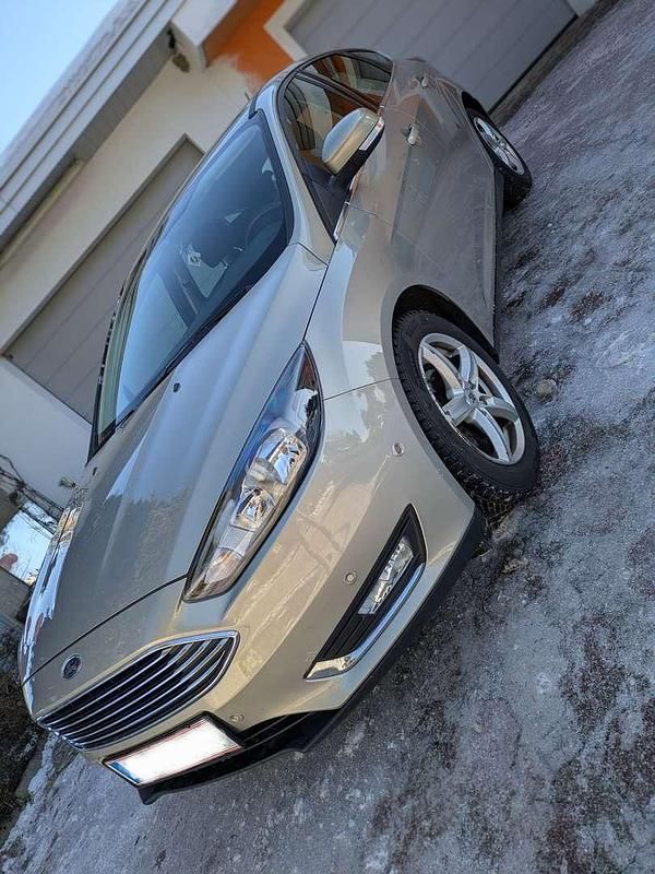 Gebraucht Ford Focus Titanium 101 PS (74 kW) 2017 Gold Limousine