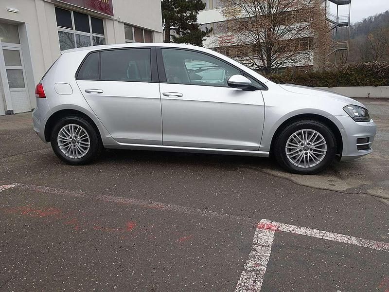 Gebraucht VW Golf VII 105 PS (77 kW) 2013 Silber Limousine