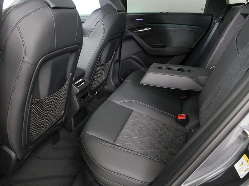 Gebraucht Audi Q6 e-tron Ambiente 284 kW (387 PS) 2025 Mittelgrau  metallicperleffekt SUV