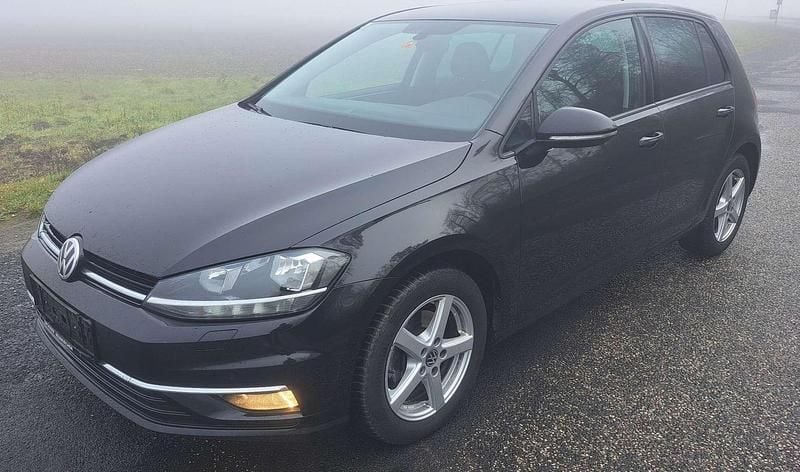Schwarz Gebraucht 2019 VW Golf VII Limousine | € 11.500 (Guter Preis) - Bild 1/4