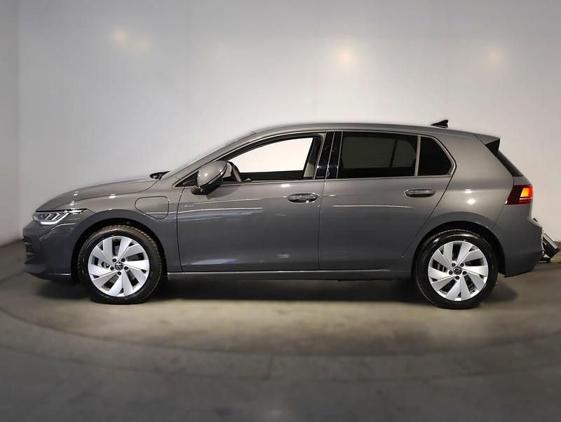 Neu VW Golf VIII 204 PS (150 kW) 2026 Mittelgrau  metallic