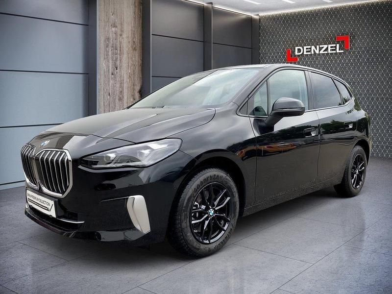 Saphirschwarz Gebraucht 2024 BMW 218 Active Tourer Van / Kleinbus | € 39.490 (Etwas zu teuer) - Bild 1/1