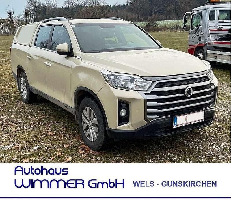 Beige Gebraucht 2024 Ssangyong (KGM) Musso SUV | € 41.500 - Bild 1/4