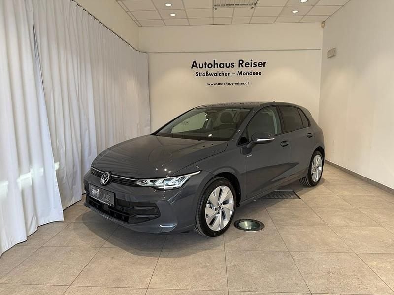 Neu VW Golf VIII 115 PS (84 kW) 2026 Mittelgrau  metallic