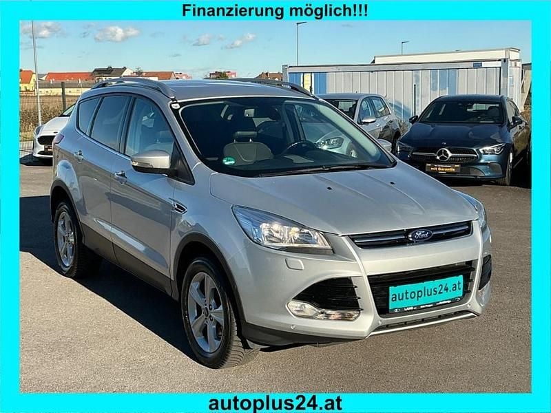 Grau Gebraucht 2015 Ford Kuga Titanium SUV | € 10.990 (Guter Preis) - Bild 1/4