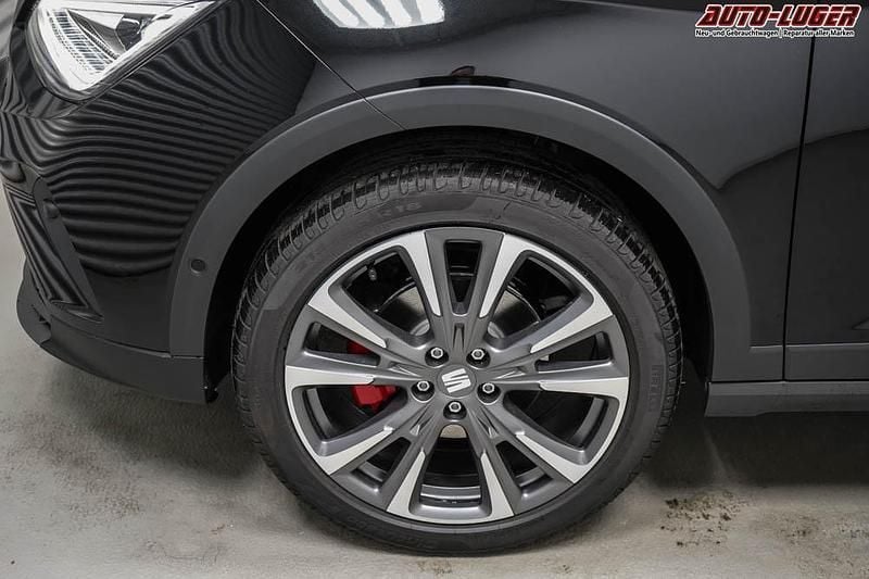Neu Seat Arona FR 150 PS (110 kW) 2025 Midnight black/dach grau metallic (0es7) SUV