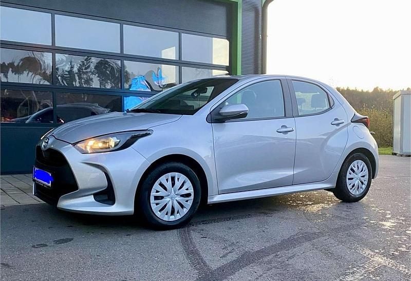 Gebraucht Toyota Yaris 72 PS (52 kW) 2021 Limousine