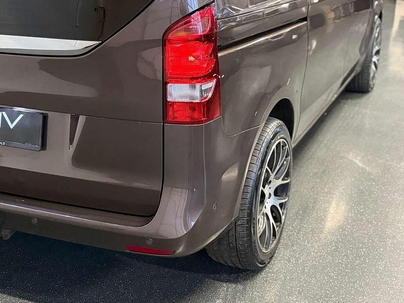 Gebraucht Mercedes V250 Edition 190 PS (139 kW) 2015 Braun Van / Kleinbus