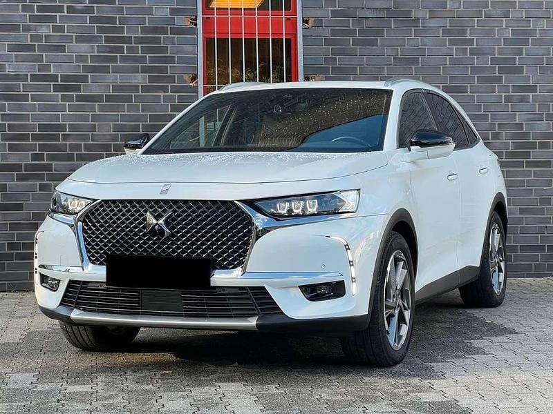 Weiß Gebraucht 2020 DS Automobiles DS7 Crossback Be Chic SUV | € 22.791 (Fairer Preis) - Bild 1/4