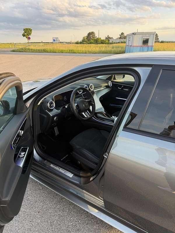 Gebraucht Mercedes C300 204 PS (150 kW) 2023 Grau Limousine