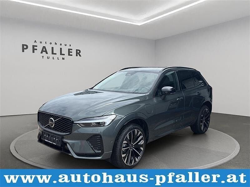 Gebraucht Volvo XC60 252 PS (185 kW) 2025 Gold SUV