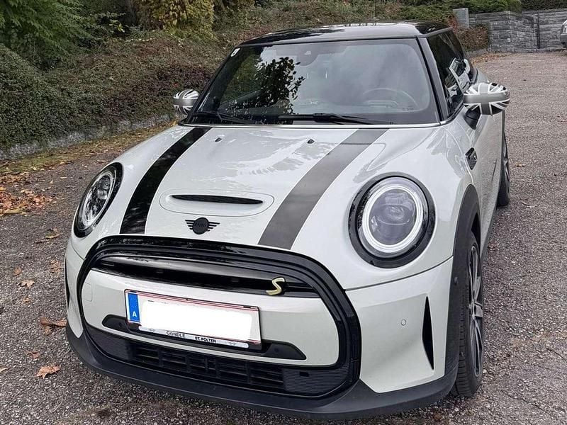 Gebraucht Mini Cooper SE 135 kW (184 PS) 2022 Silber Kleinwagen