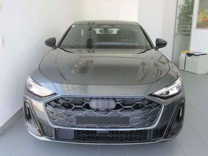 Gebraucht Audi S5 Ambiente 367 PS (269 kW) 2025 Grau Limousine