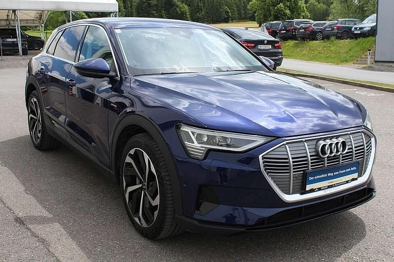 Gebraucht Audi e-tron Comfort 230 kW (313 PS) 2021 Blau SUV