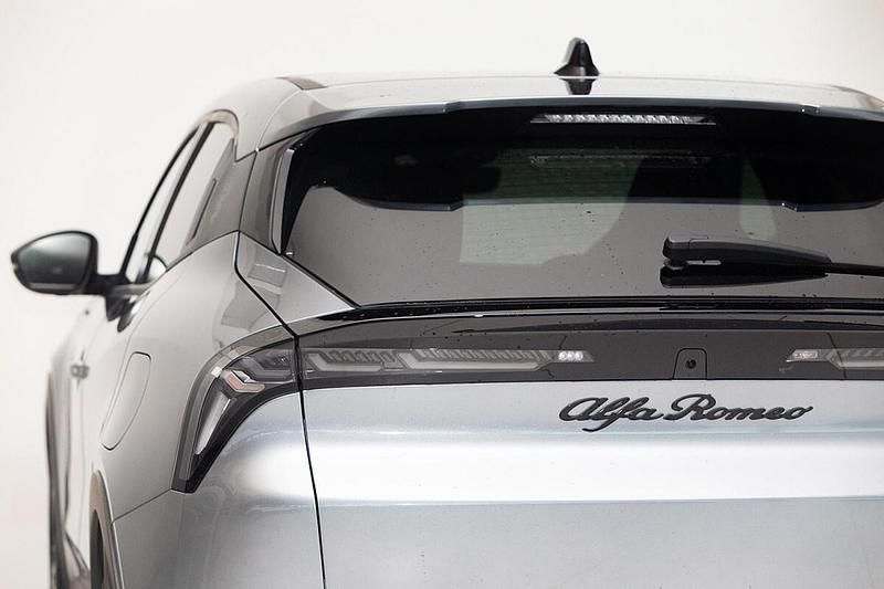 Neu Alfa Romeo Junior Edizione Speciale 136 PS (100 kW) 2025 Grau SUV