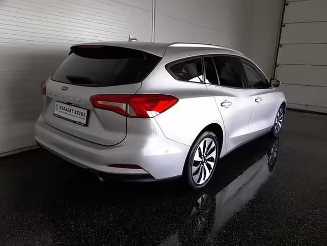 Gebraucht Ford Focus 120 PS (88 kW) 2021 Silber metallic Kombi
