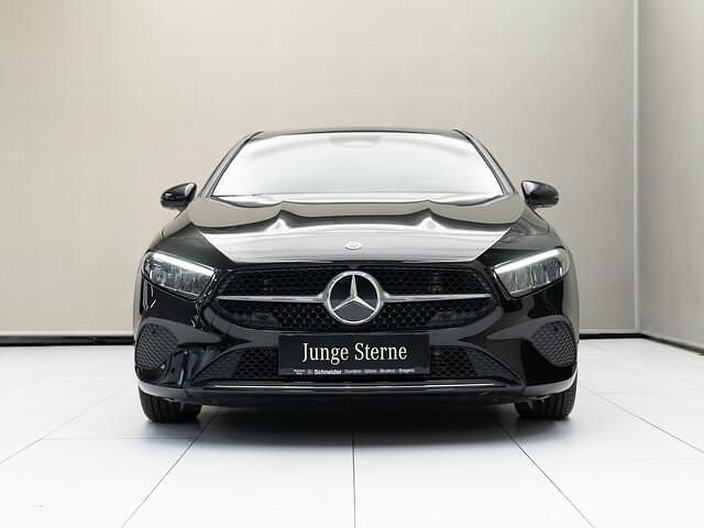 Gebraucht Mercedes A180 116 PS (85 kW) 2023 Schwarz Limousine